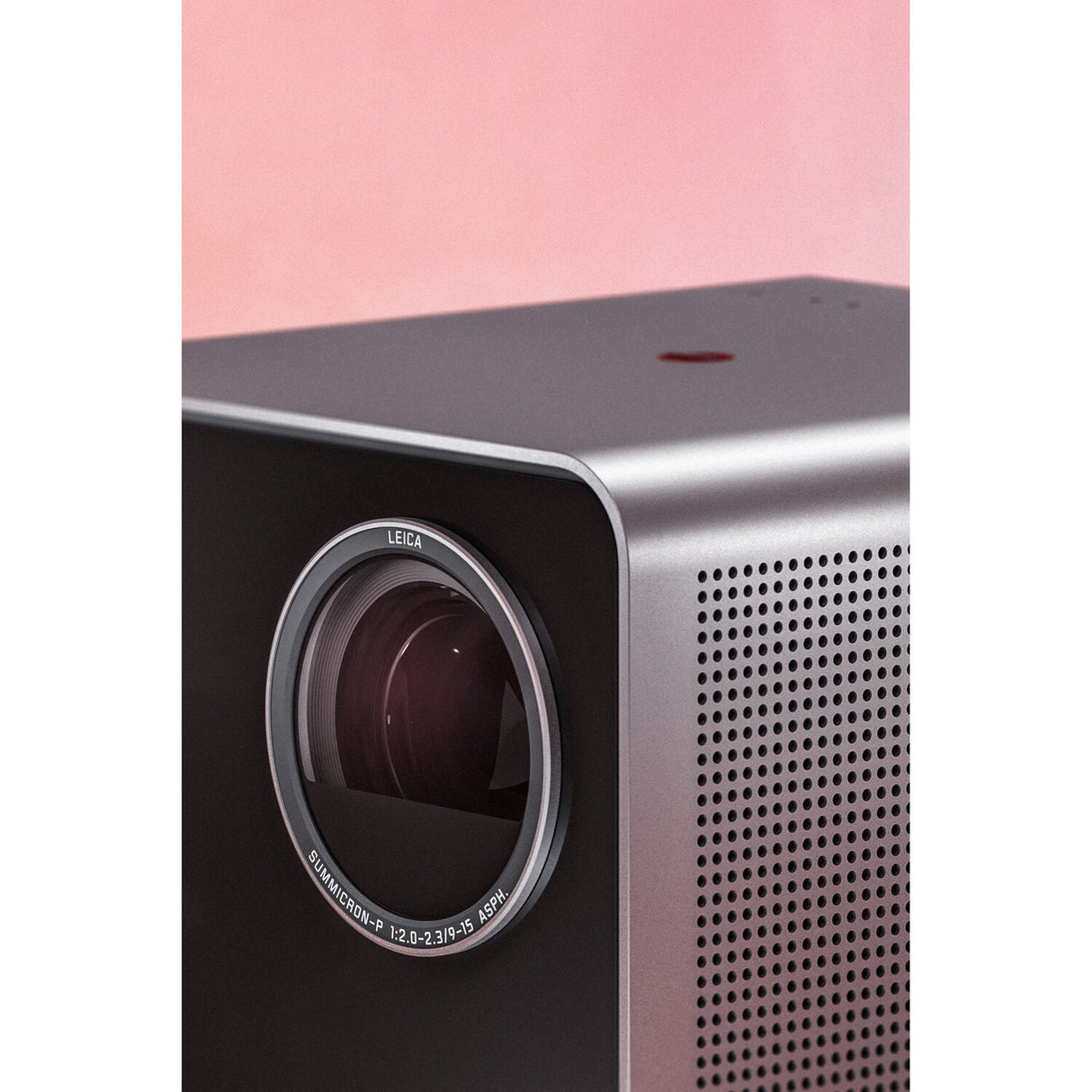 Leica Cine Play 1 – 3000-Lumen XPR 4K Laser DLP Smart Portable Projector
